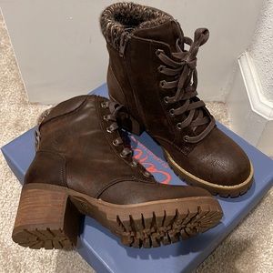 CARLOS SANTANA Brown Faux Leather Heeled Ankle Boots 'Glinda'